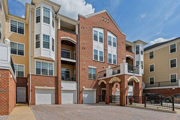 8609 Wintergreen Ct #105, Odenton, MD 21113-3990