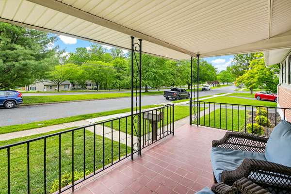 1926 Edmondson Ave, Catonsville, MD 21228-4232