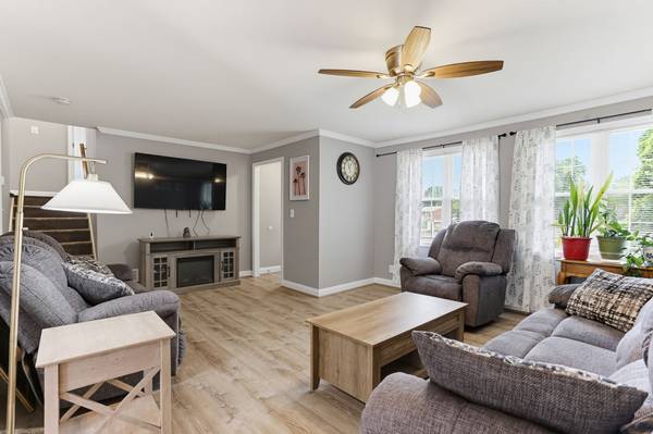 645 Walker St, Aberdeen, MD 21001-3536