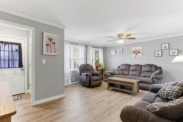 645 Walker St, Aberdeen, MD 21001-3536