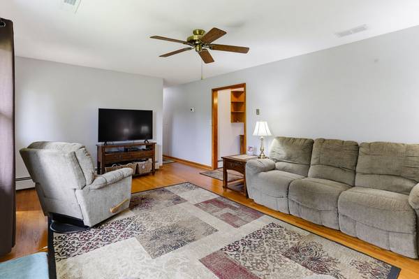 815 Reckord Rd, Fallston, MD 21047-2439