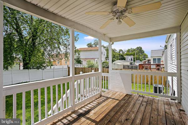 301 TOWNSEND RD, Essex, MD 21221