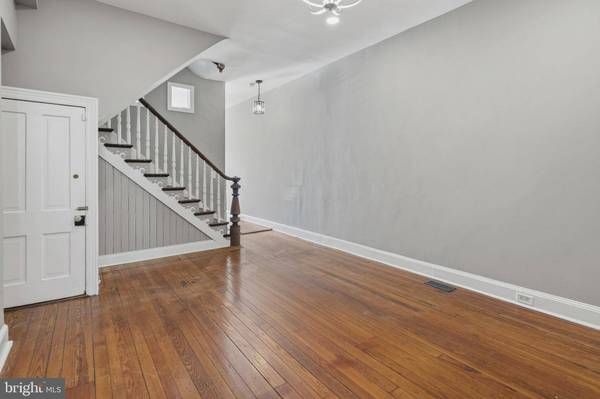 220 W READ ST, Baltimore, MD 21201