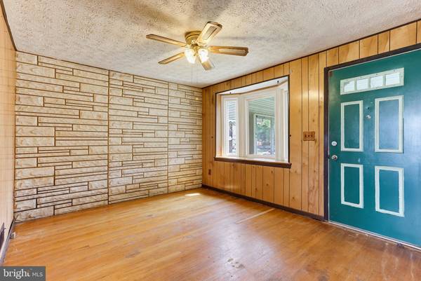 8458 KAVANAGH RD, Baltimore, MD 21222