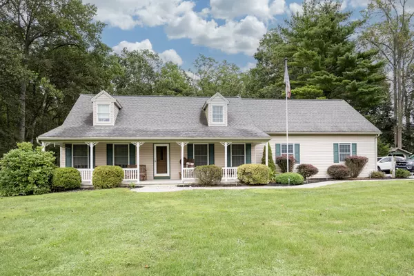 1360 N Manor Rd, Honey Brook, PA 19344-9435