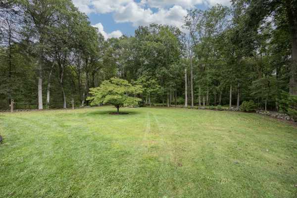 1360 N Manor Rd, Honey Brook, PA 19344-9435