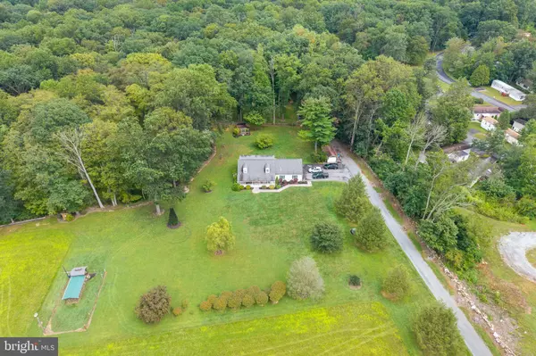 1360 N MANOR RD, Honey Brook, PA 19344