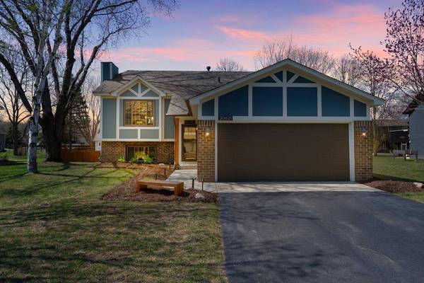 20621 Jaguar AVE, Lakeville, MN 55044