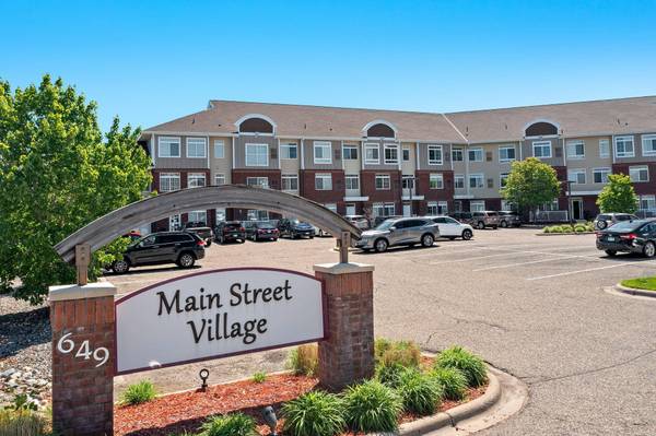 649 Old Highway 8 NW #313, New Brighton, MN 55112