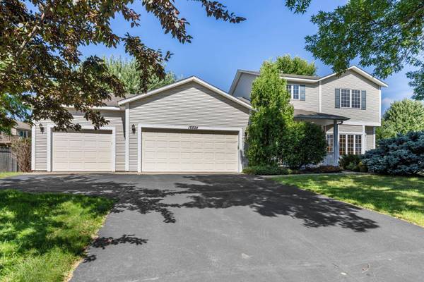 16824 Interlachen BLVD, Lakeville, MN 55044