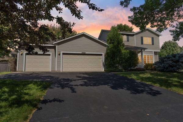 16824 Interlachen BLVD, Lakeville, MN 55044
