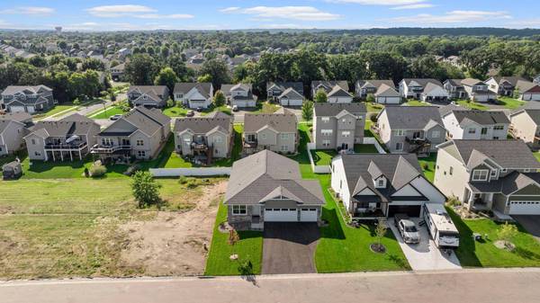 13341 Cadogan WAY, Rosemount, MN 55068