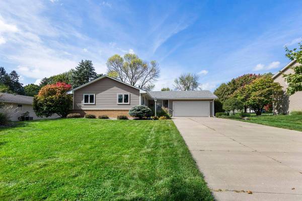 3306 Selkirk DR, Burnsville, MN 55337
