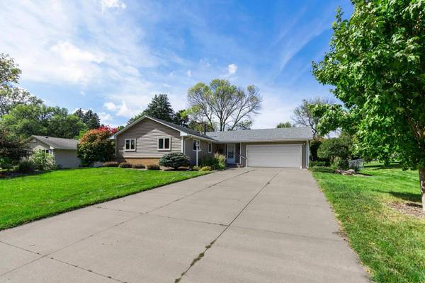 3306 Selkirk DR, Burnsville, MN 55337