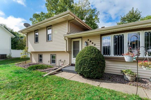 3847 Lodestone CIR, Eagan, MN 55122