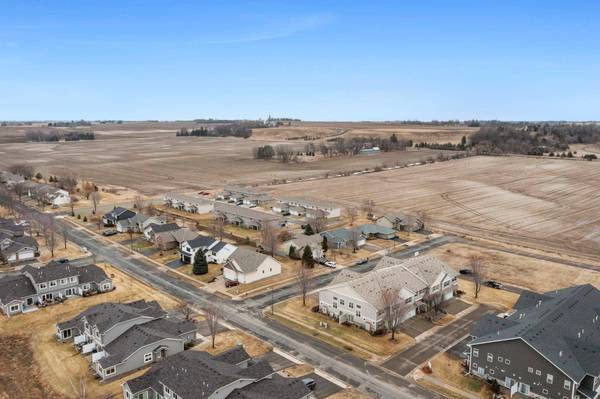 2504 Country View DR, Northfield, MN 55057