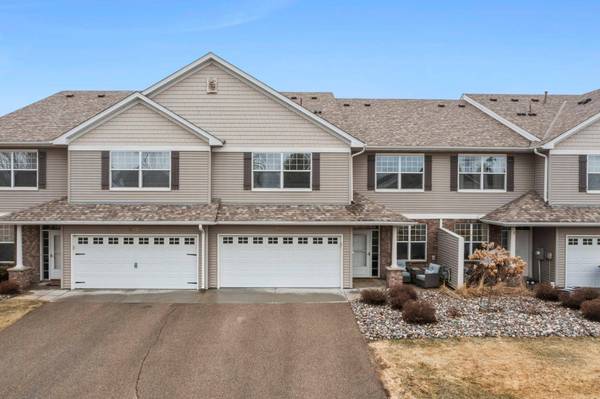2504 Country View DR, Northfield, MN 55057