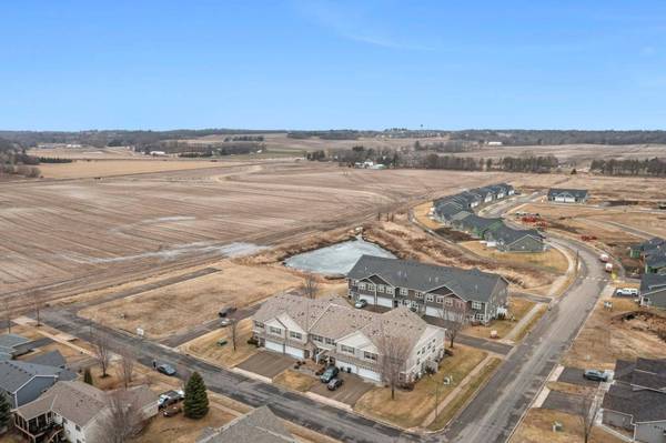 2504 Country View DR, Northfield, MN 55057