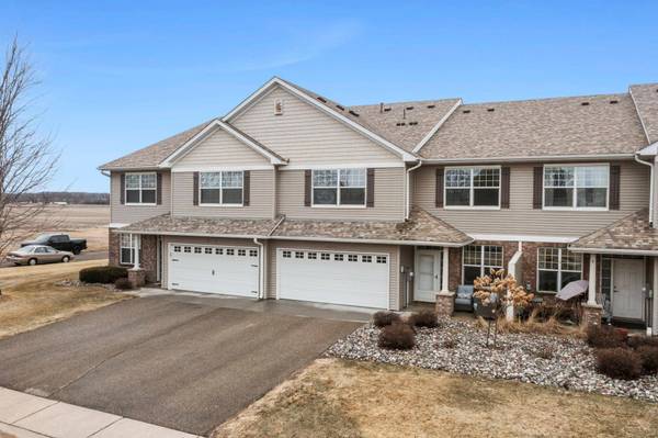 2504 Country View DR, Northfield, MN 55057