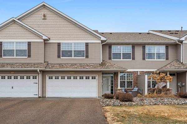 2504 Country View DR, Northfield, MN 55057