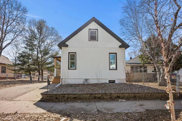 1000 Seminary AVE, Saint Paul, MN 55104