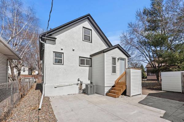 1000 Seminary AVE, Saint Paul, MN 55104