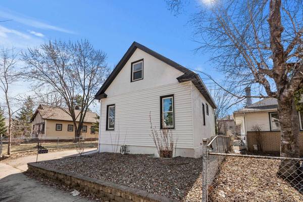 1000 Seminary AVE, Saint Paul, MN 55104