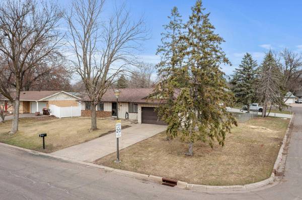 8606 88th ST S, Cottage Grove, MN 55016