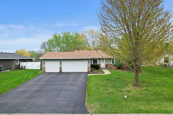 17076 Forfar CT, Farmington, MN 55024