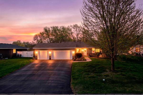 17076 Forfar CT, Farmington, MN 55024