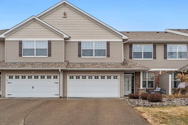 2504 Country View DR, Northfield, MN 55057