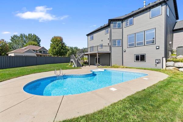 7242 205th ST W, Lakeville, MN 55044