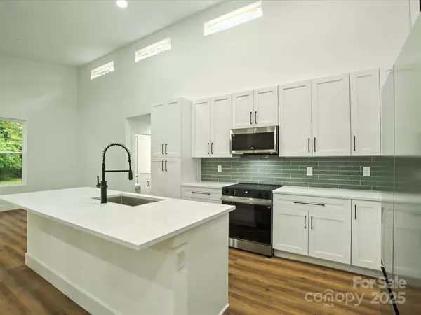 5331 Coburg AVE, Charlotte, NC 28215