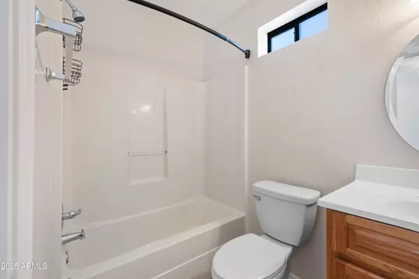 689 N 6TH Drive, Show Low, AZ 85901