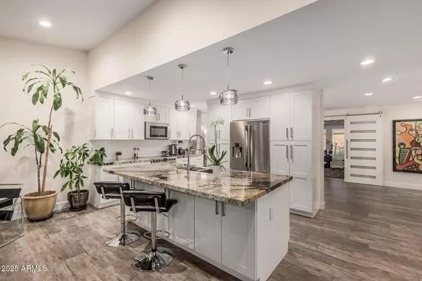 11822 S COCONINO Street, Phoenix, AZ 85044