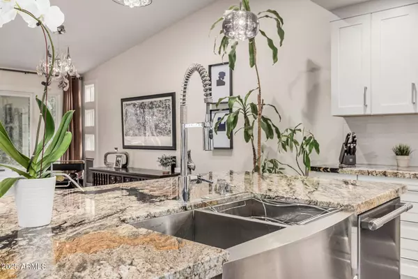 11822 S COCONINO Street, Phoenix, AZ 85044