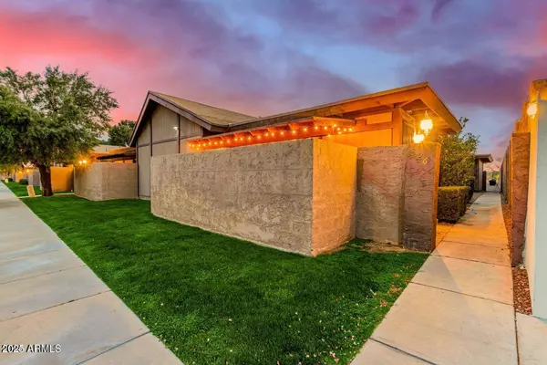 826 S CASITAS Drive #A, Tempe, AZ 85281