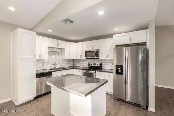 19237 N 5TH Avenue, Phoenix, AZ 85027