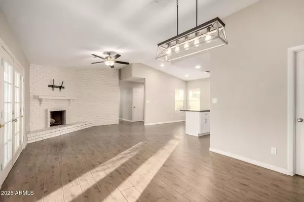 19237 N 5TH Avenue, Phoenix, AZ 85027