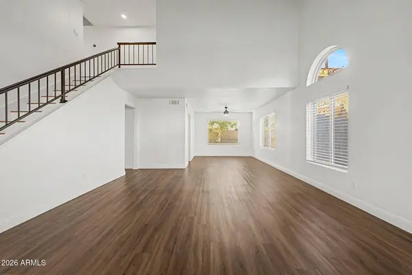 4236 E AMBERWOOD Drive, Phoenix, AZ 85048