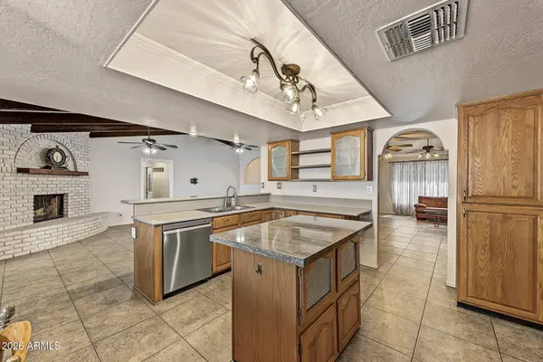 6204 E CAMELOT Drive, Mesa, AZ 85215