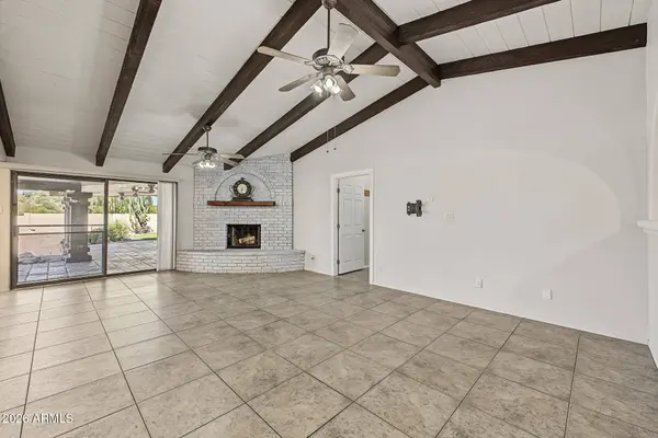 6204 E CAMELOT Drive, Mesa, AZ 85215