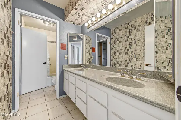 5630 S ROCKY POINT Road, Tempe, AZ 85283
