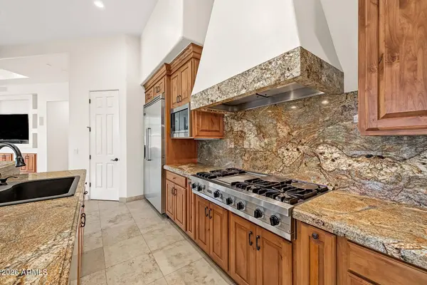 8300 E DIXILETA Drive #298, Scottsdale, AZ 85266