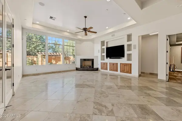 8300 E DIXILETA Drive #298, Scottsdale, AZ 85266