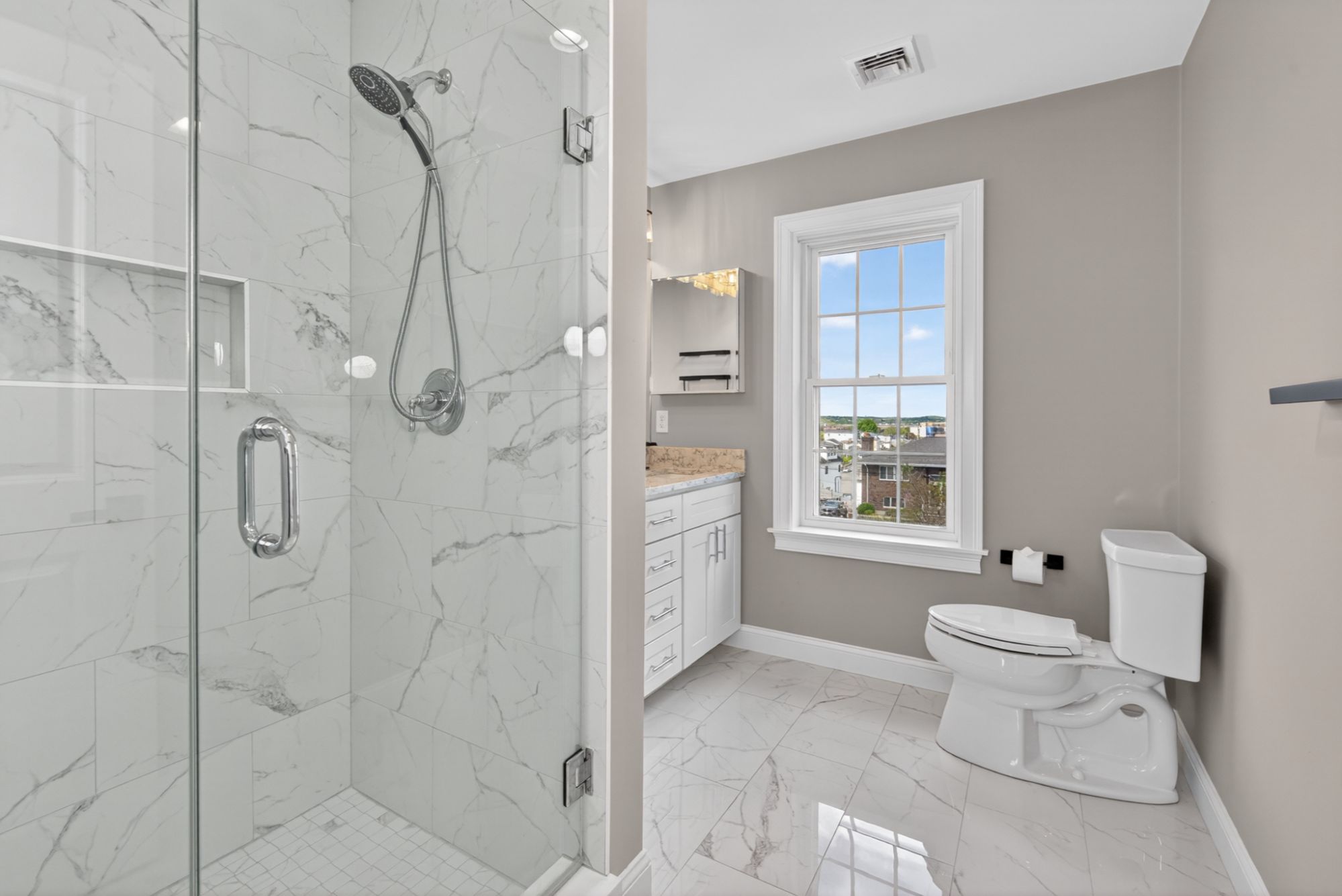 58 Sullivan St — bathroom