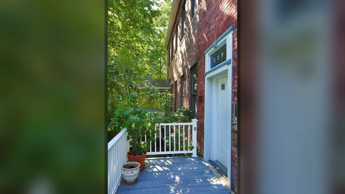329 Lamartine St #5, Jamaica Plain, MA 02130-2280