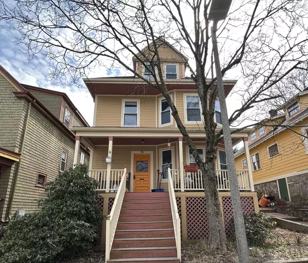 50 St Rose St, Jamaica Plain, MA 02130-3956