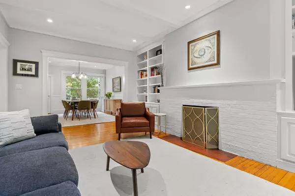 Brookline, MA 02446-6779,183 Babcock St #1
