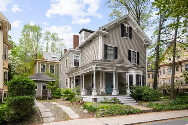 31 Boylston St, Jamaica Plain, MA 02130-2150